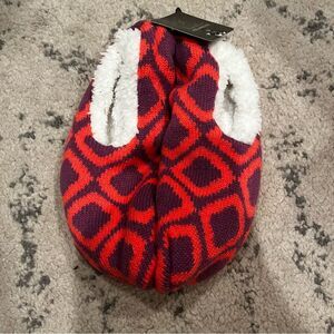 NWT Nicole Miller Knit Fuzzy Grip Bottom Slipper Socks Size Medium